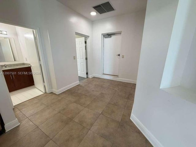 7275 SW 90th St C719, Miami, FL 33156