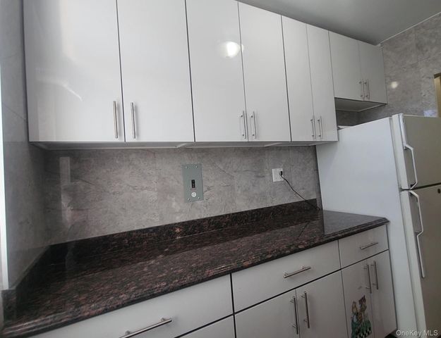 32-45 90th Street 607, East Elmhurst, NY 11369