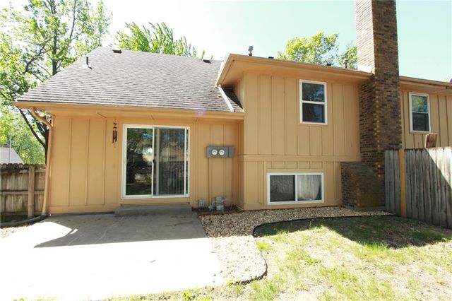 1610 E Cedar Place, Olathe, KS 66062