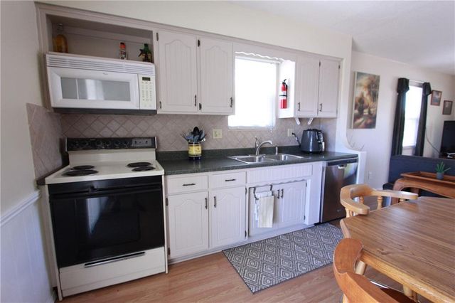 1610 E Cedar Place, Olathe, KS 66062