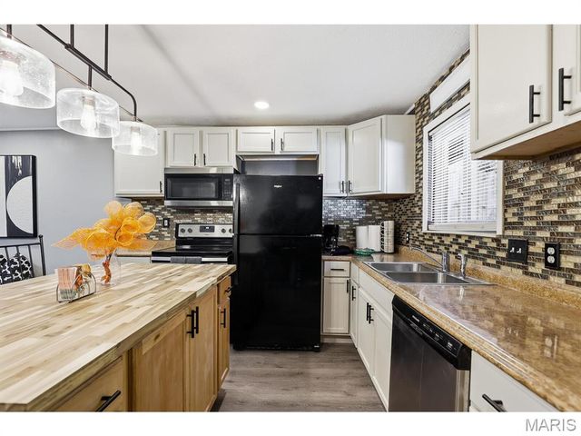 45 Nottingham Lane, Belleville, IL 62223