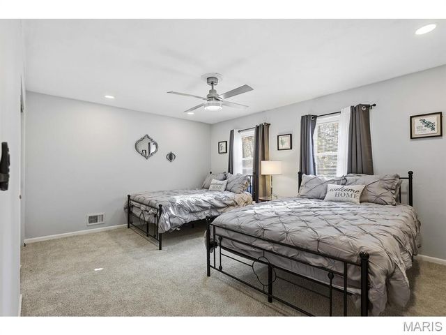 45 Nottingham Lane, Belleville, IL 62223