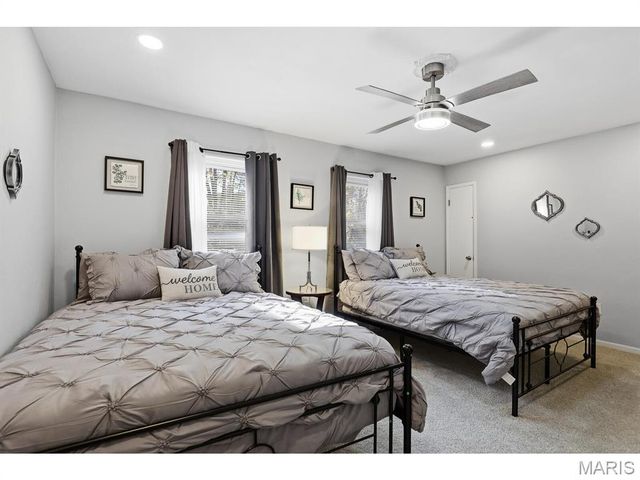 45 Nottingham Lane, Belleville, IL 62223