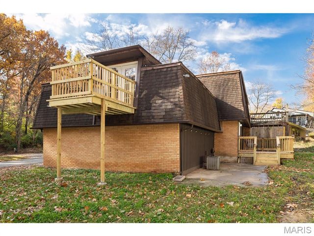 45 Nottingham Lane, Belleville, IL 62223