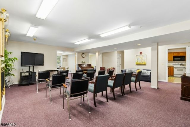 79 Park Edge 2J, Berkeley Heights Twp., NJ 07922