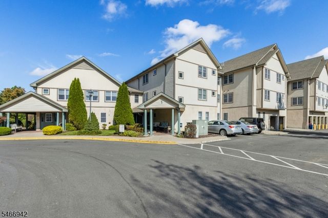79 Park Edge 2J, Berkeley Heights Twp., NJ 07922