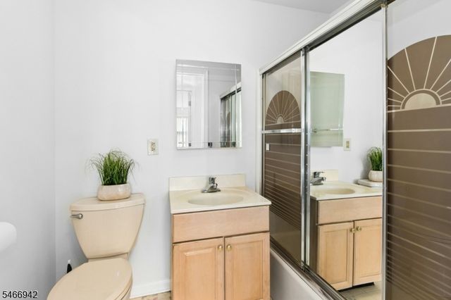 79 Park Edge 2J, Berkeley Heights Twp., NJ 07922