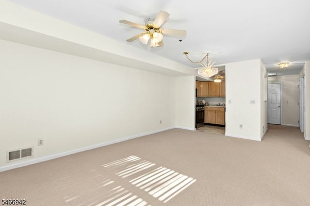 79 Park Edge 2J, Berkeley Heights Twp., NJ 07922