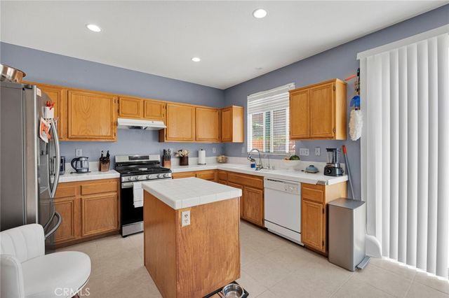 13731 Sunshine Terrace st, Victorville, CA 92393