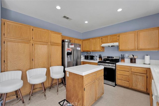 13731 Sunshine Terrace st, Victorville, CA 92393