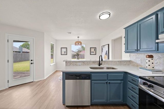 605 NE 18th Street, Moore, OK 73160