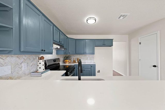 605 NE 18th Street, Moore, OK 73160