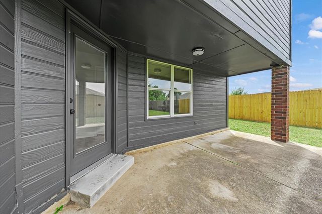 605 NE 18th Street, Moore, OK 73160