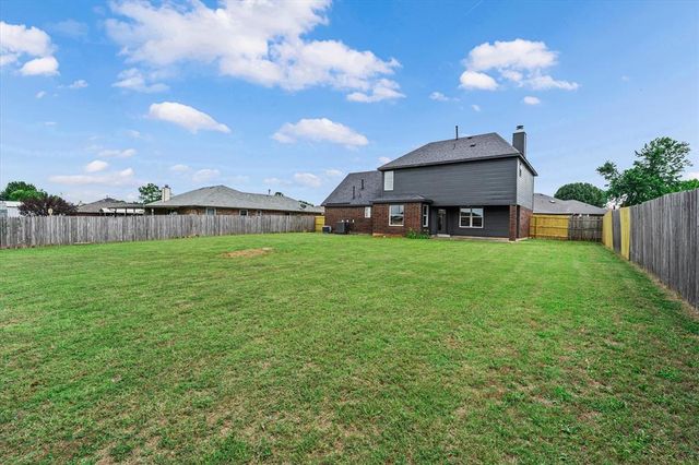 605 NE 18th Street, Moore, OK 73160