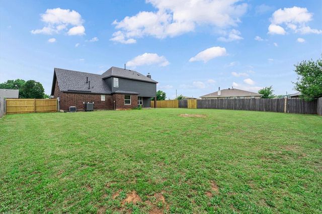 605 NE 18th Street, Moore, OK 73160