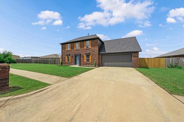 605 NE 18th Street, Moore, OK 73160