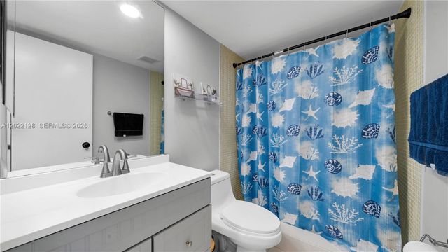 605 Oaks Drive 502, Pompano Beach, FL 33069