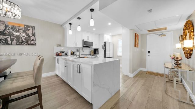 605 Oaks Drive 502, Pompano Beach, FL 33069