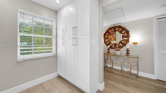 605 Oaks Drive 502, Pompano Beach, FL 33069