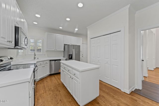 901 Birkdale Drive, Clayton, NC 27527