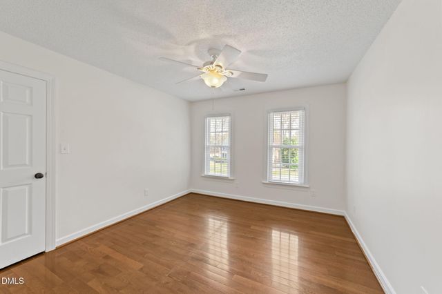 901 Birkdale Drive, Clayton, NC 27527