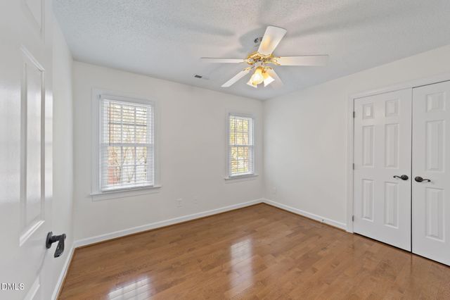 901 Birkdale Drive, Clayton, NC 27527