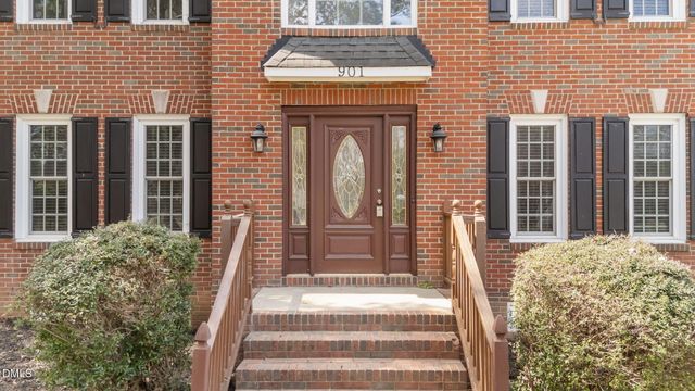 901 Birkdale Drive, Clayton, NC 27527