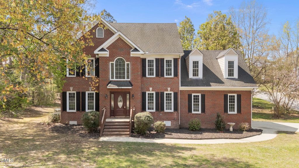 901 Birkdale Drive, Clayton, NC 27527