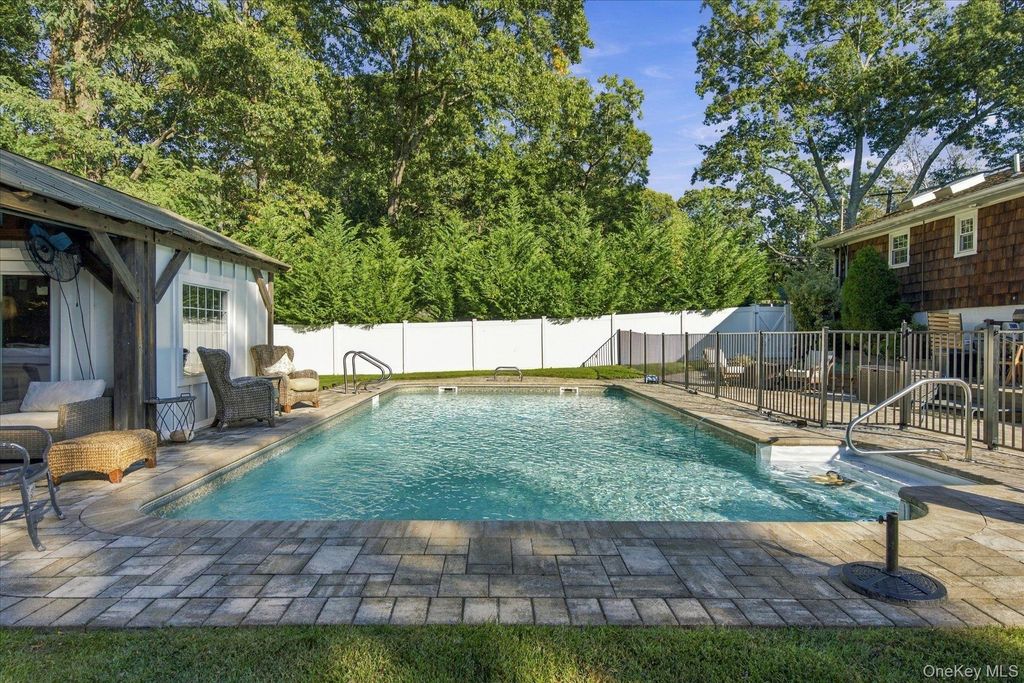 49 Westview Drive, Miller Place, NY 11764 — photo 2