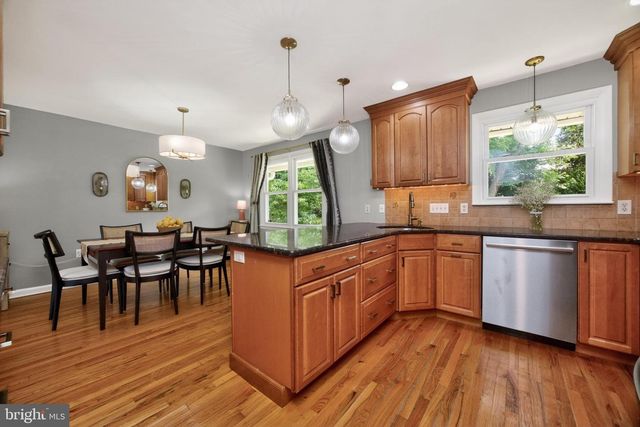 2040 FLORAL DR, Wilmington, DE 19810