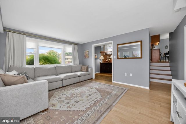 2040 FLORAL DR, Wilmington, DE 19810