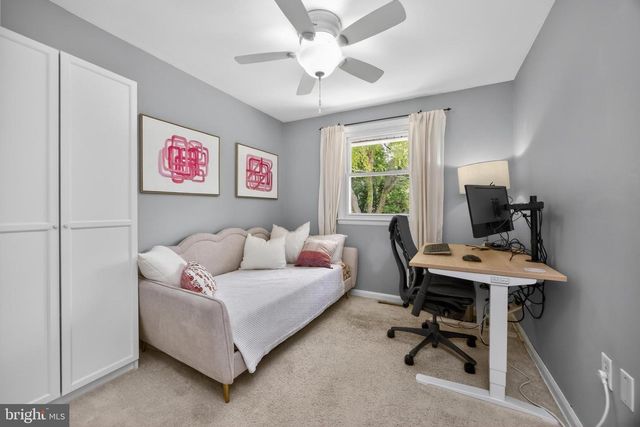2040 FLORAL DR, Wilmington, DE 19810