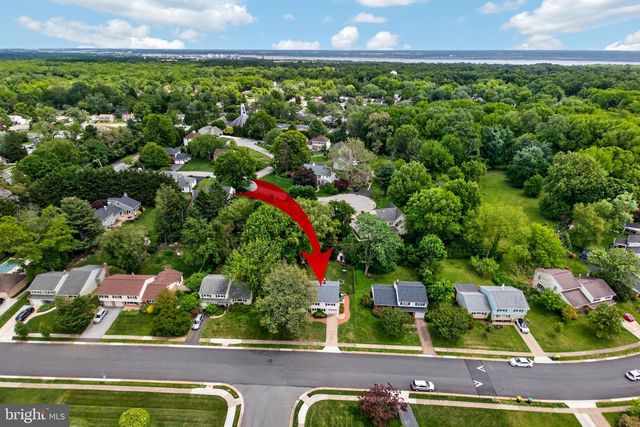 2040 FLORAL DR, Wilmington, DE 19810