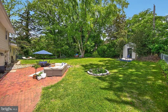 2040 FLORAL DR, Wilmington, DE 19810