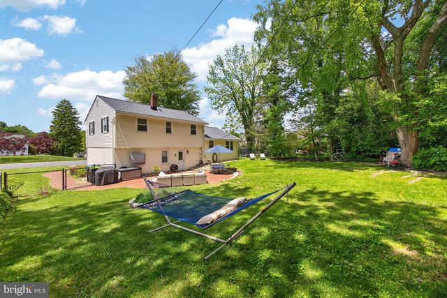 2040 FLORAL DR, Wilmington, DE 19810