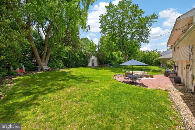 2040 FLORAL DR, Wilmington, DE 19810