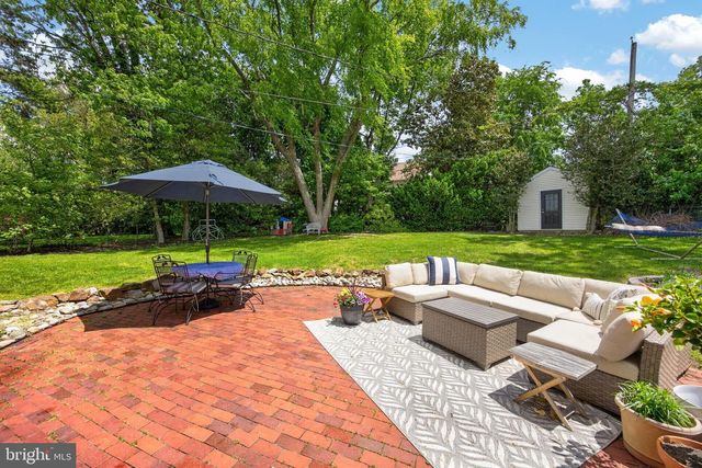 2040 FLORAL DR, Wilmington, DE 19810