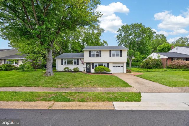 2040 FLORAL DR, Wilmington, DE 19810