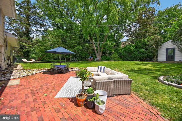 2040 FLORAL DR, Wilmington, DE 19810