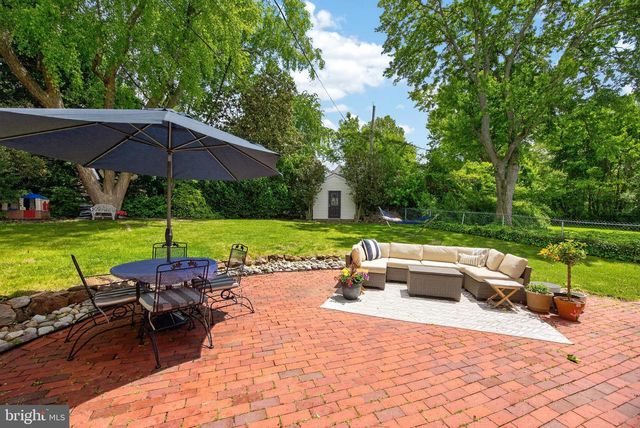 2040 FLORAL DR, Wilmington, DE 19810