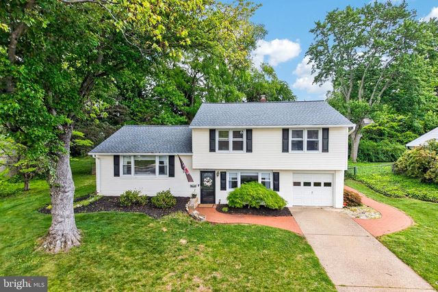 2040 FLORAL DR, Wilmington, DE 19810