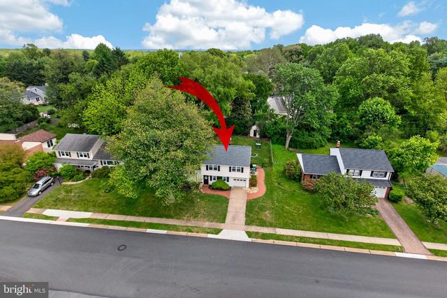 2040 FLORAL DR, Wilmington, DE 19810