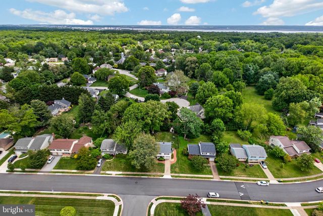 2040 FLORAL DR, Wilmington, DE 19810