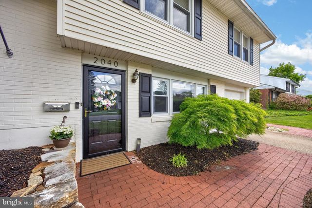 2040 FLORAL DR, Wilmington, DE 19810
