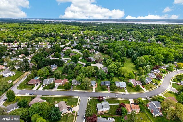 2040 FLORAL DR, Wilmington, DE 19810