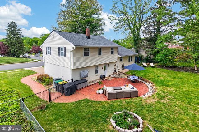 2040 FLORAL DR, Wilmington, DE 19810