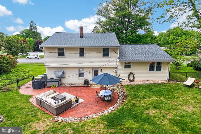 2040 FLORAL DR, Wilmington, DE 19810