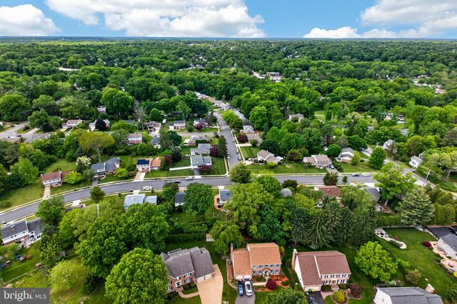 2040 FLORAL DR, Wilmington, DE 19810