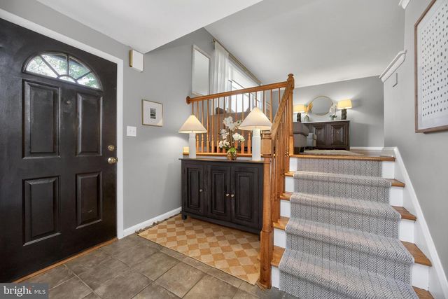 2040 FLORAL DR, Wilmington, DE 19810