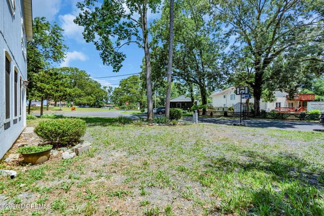 58 Chadwick Avenue, Toms River, NJ 08753